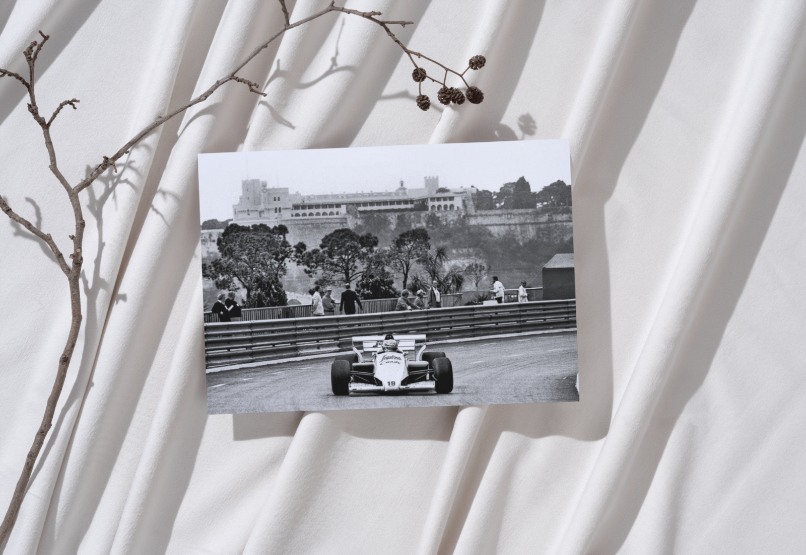 Photo Ayrton Senna – GP de Monaco (1984) – Formule 1 – Virage Massenet – 15×20