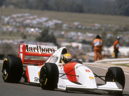Photo Ayrton Senna – McLaren MP4/8 – Saison F1 1993 – Légende Motorsport – 15x20