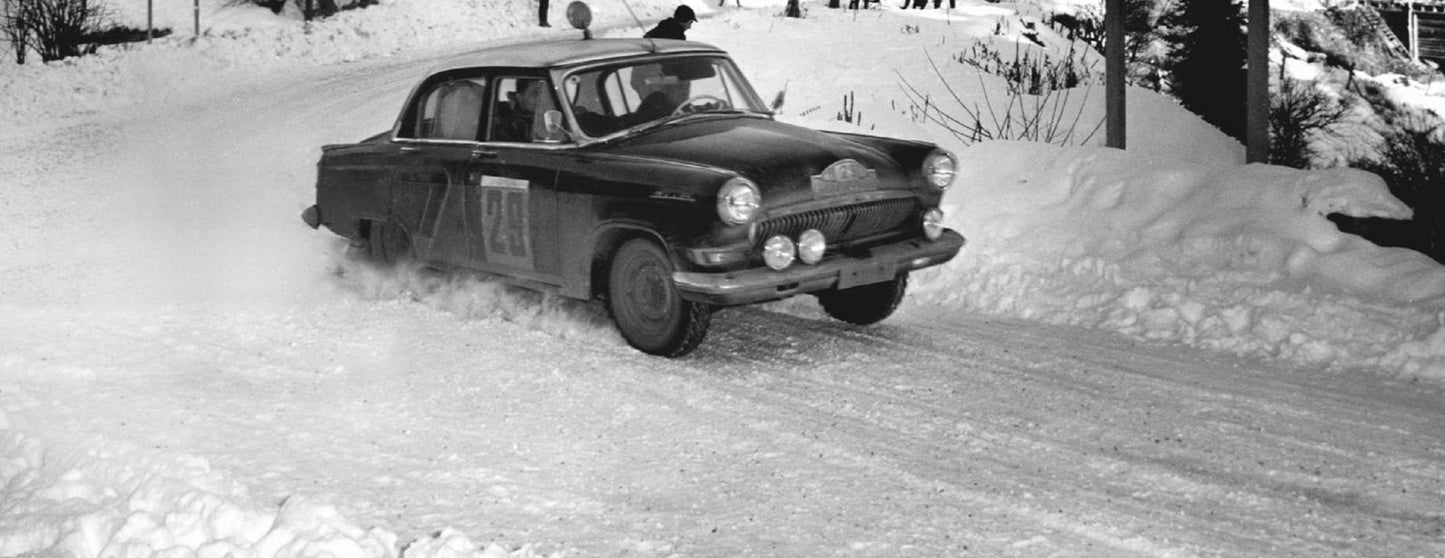 Photo GAZ-21 Volga (ГАЗ-21 Волга) URSS – Rallye Monte-Carlo 1964 – Neige – 15×20