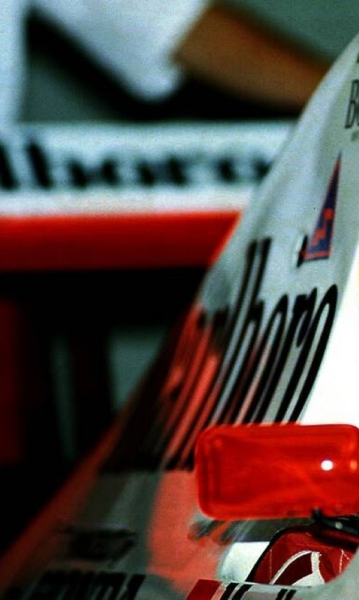 Photo Ayrton Senna lors des qualifications de Formule 1 - McLaren Honda – 15×20