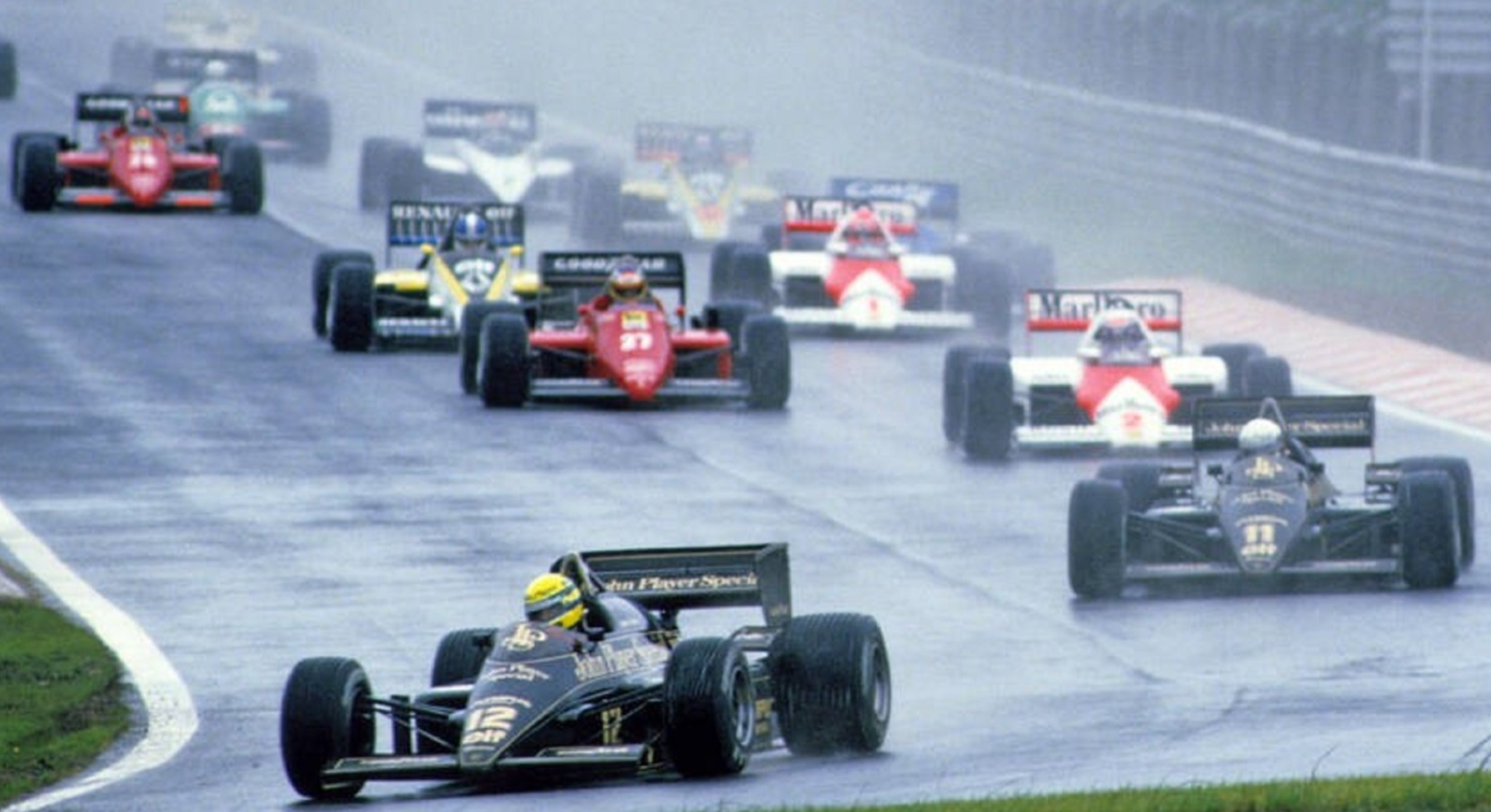 Photo Ayrton Senna – Estoril 1985 – Premiere Victoire F1 – Sous la pluie – 15×20