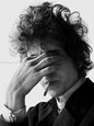 Photo Bob Dylan «Smoke» avec les yeux couverts et une cigarette, 1965 - 15 x 20