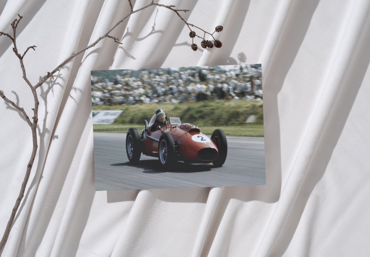 Photo Mike Hawthorn – Ferrari Dino 246 – Grand Prix F1 (1958) – Course – 15×20