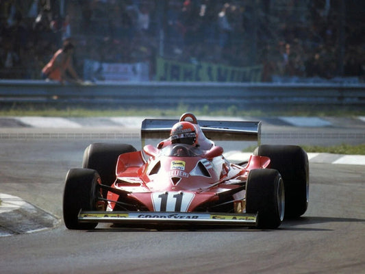 Photo Niki Lauda – Ferrari Formule 1, 1977 – Légende du sport automobile – 15×20