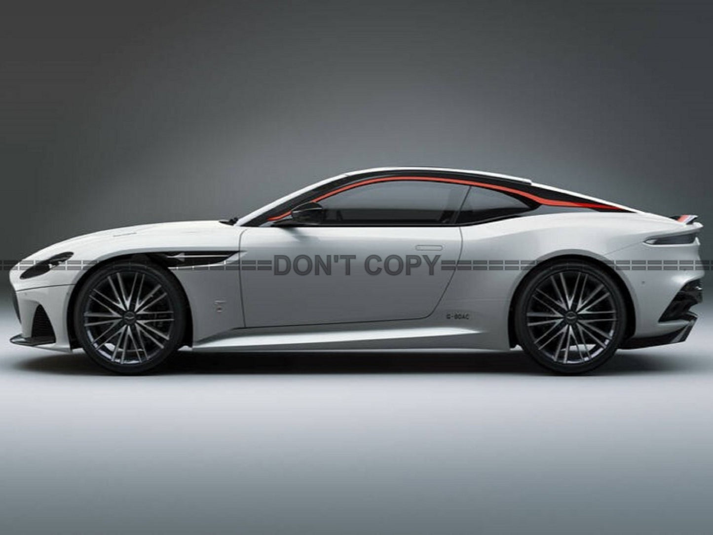Photo Aston Martin Édition spéciale - Vue Latérale