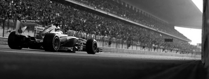 Photo Fernando Alonso – Ferrari F1 – Ligne d'Arrivée et Drapeau à Damier – 15×20